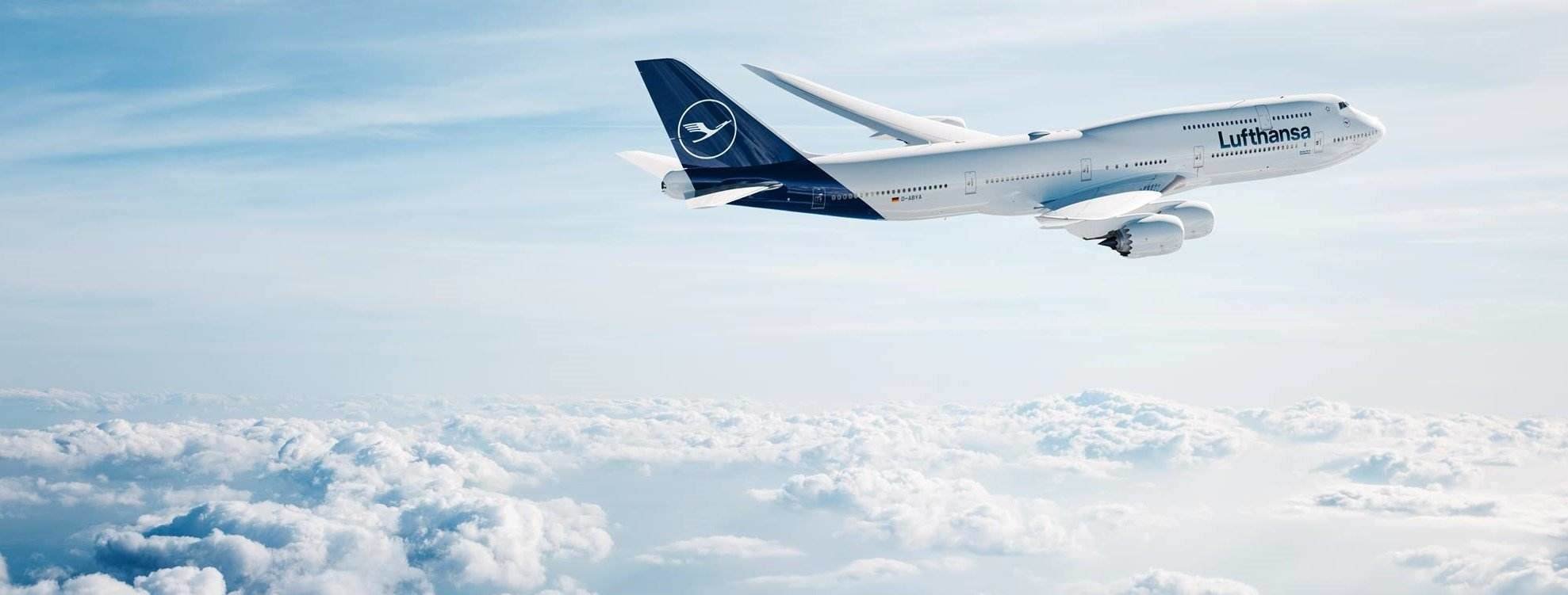 Lufthansa UK travel plane