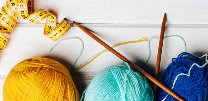 Minerva Crafts wool and knitting needles