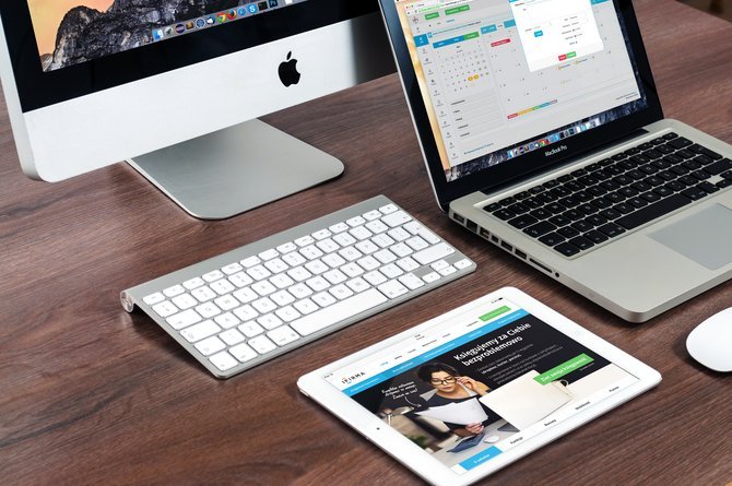 OVH laptop and phone banner