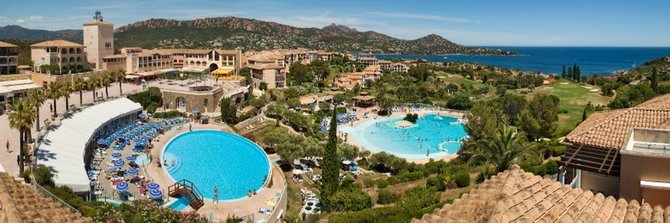 Hotel swimming pool