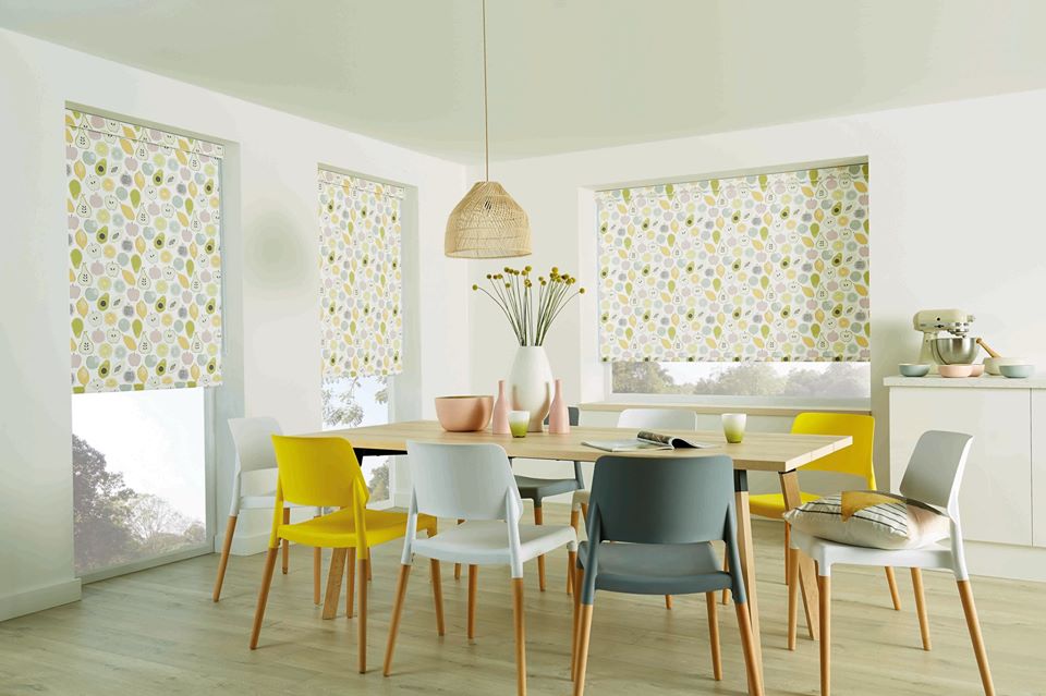 kitchen with patterned blinds