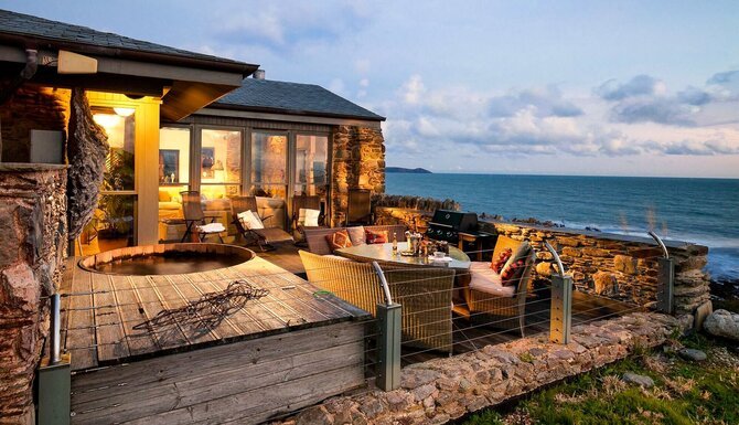 VRBO hotel with swimming pool image